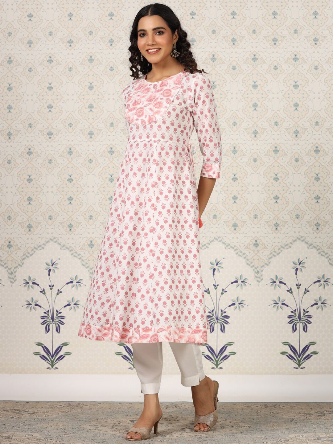 Ode by House of Pataudi Floral Printed Gotta Patti Pure Cotton A-Line Kurta - Distacart