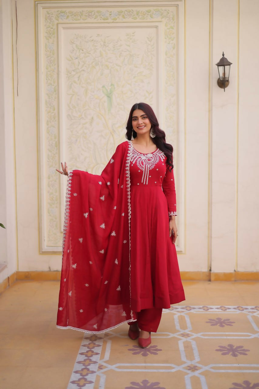 Teeya Creation Womens New Mul Chanderi With Beads Embroidery-Work Kurta Set - Dista