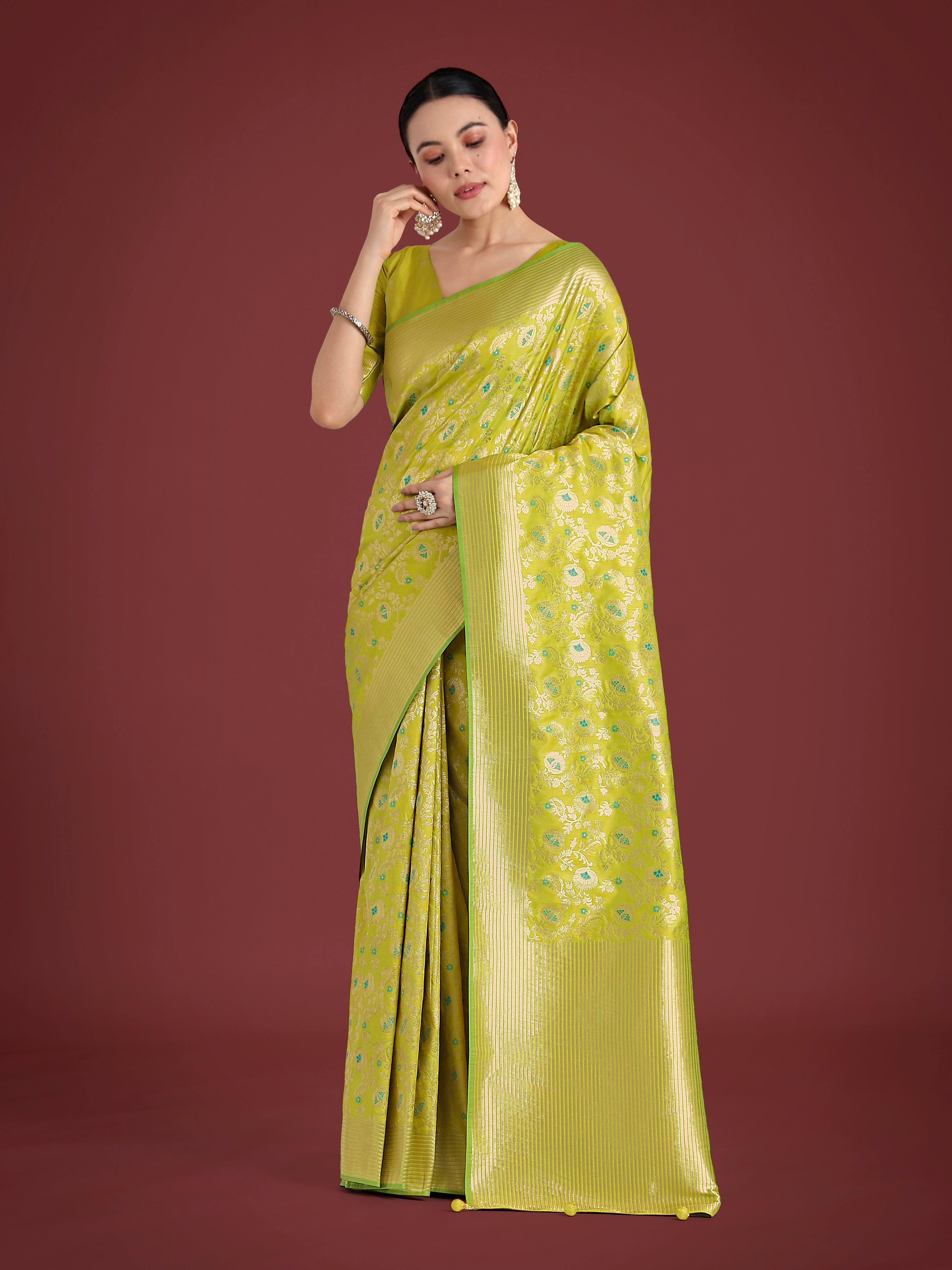Monjolika Fashion Banarasi Silk Parrot Green Zaal Pattern Traditional Saree