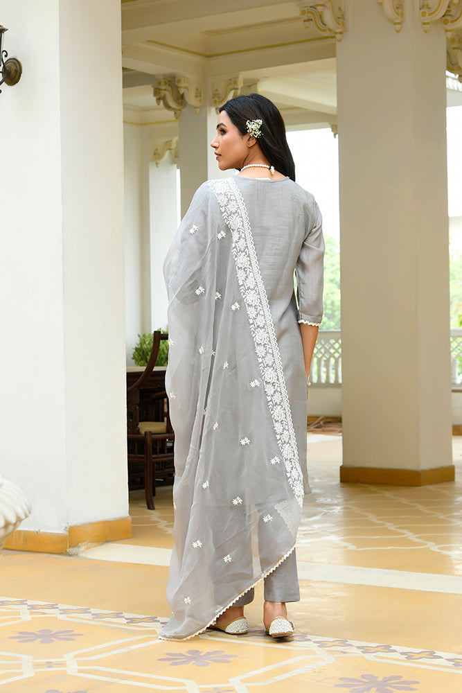 Vaasva Women Grey Linen Embroidered Solid Kurta Set With Solid Pants & Chiffon Embroidered Dupatta - Distacart