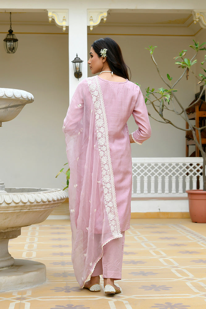 Vaasva Women Pink Linen Embroidered Solid Kurta Set With Solid Pants & Chiffon Embroidered Dupatta - Distacart