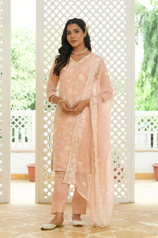 Vaasva Women Peach Linen Embroidered Solid Kurta Set With Solid Pants & Chiffon Embroidered Dupatta - Distacart