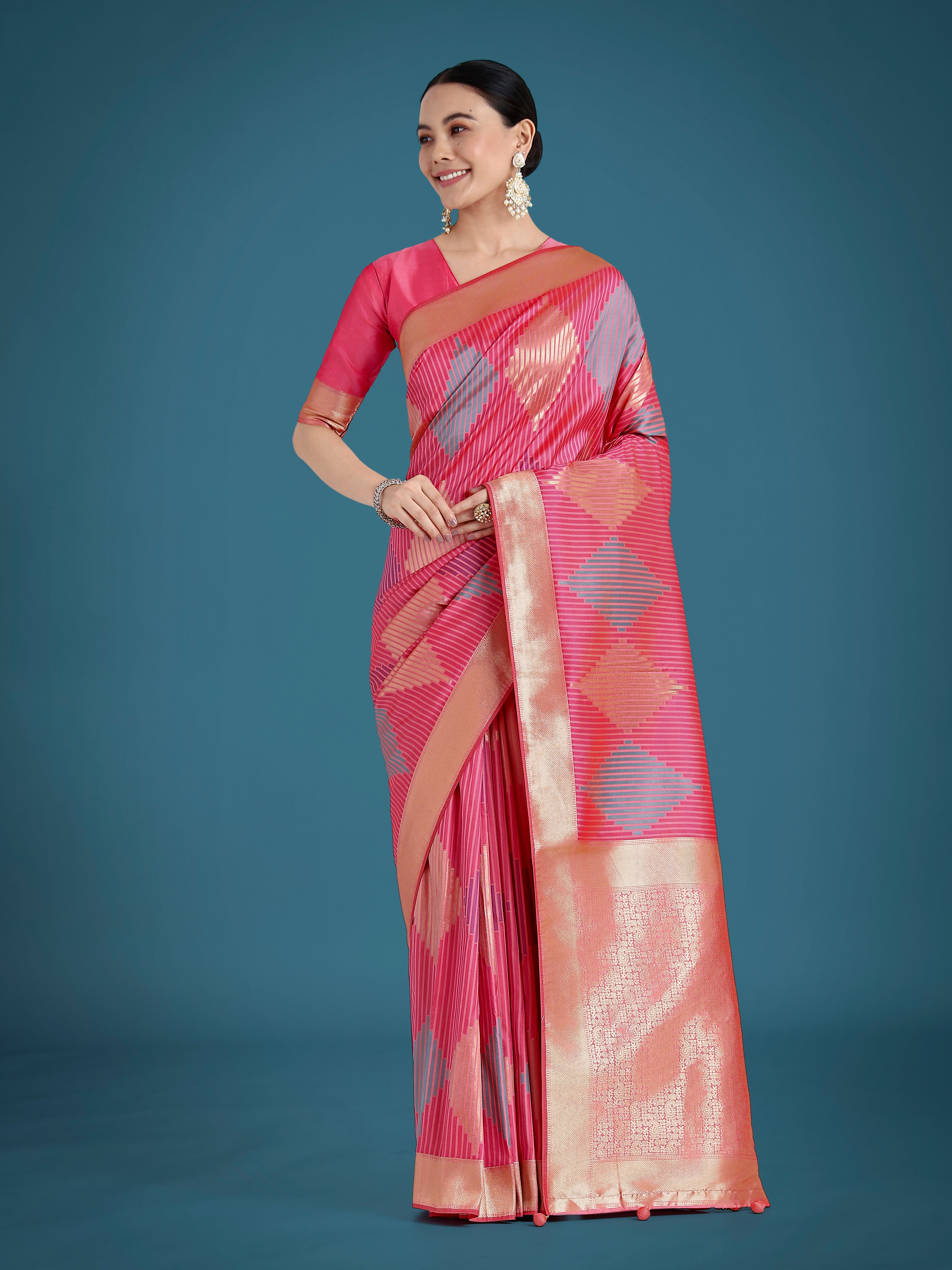 Monjolika Fashion Light Pink Colour Banarasi Silk Zari Weaving Classic Saree