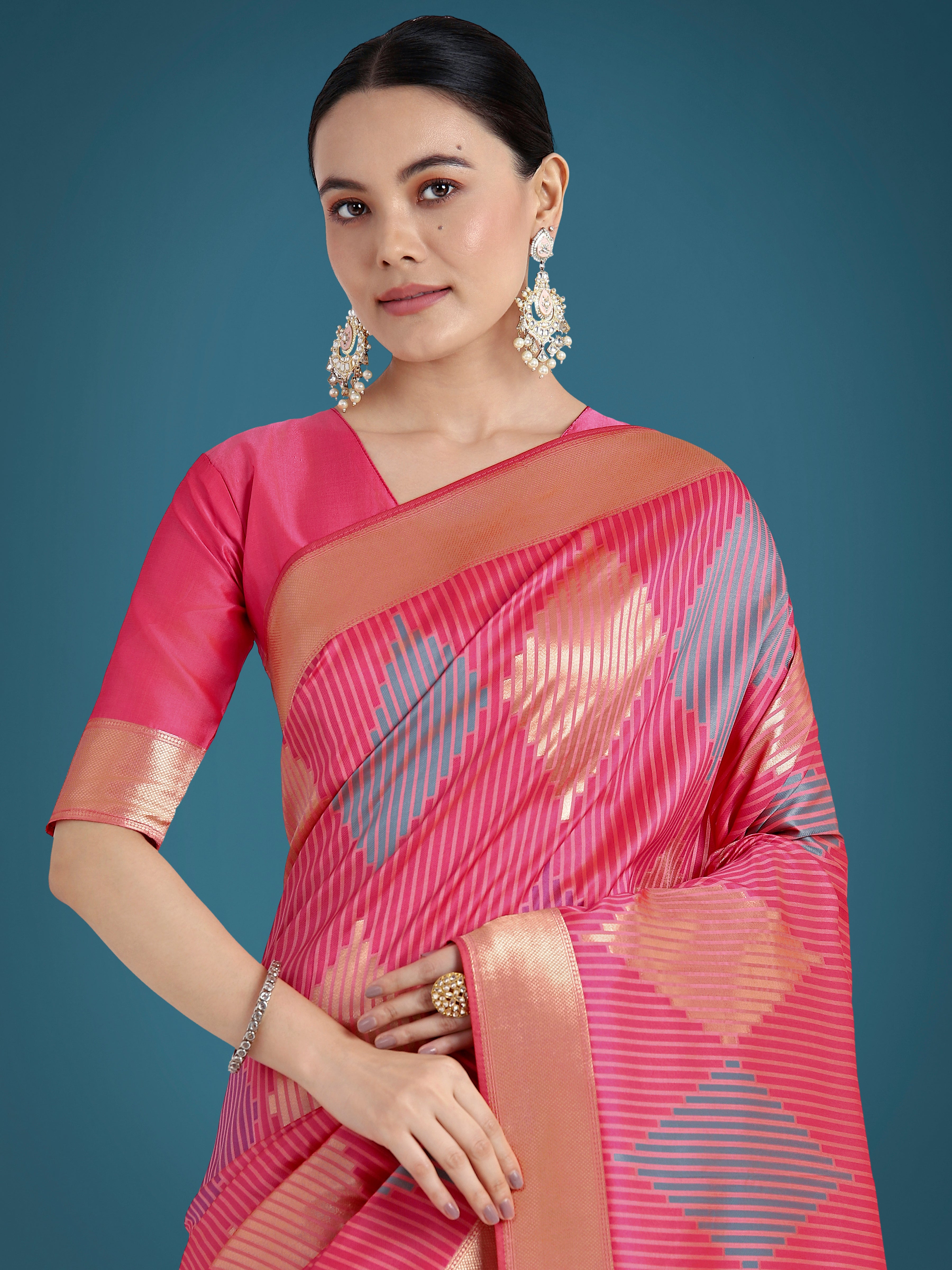 Monjolika Fashion Light Pink Colour Banarasi Silk Zari Weaving Classic Saree