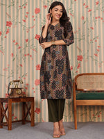 Thumbnail for Ode by House of Pataudi V Neck Printed Regular Chanderi Silk Kurta with Trousers - Distacart