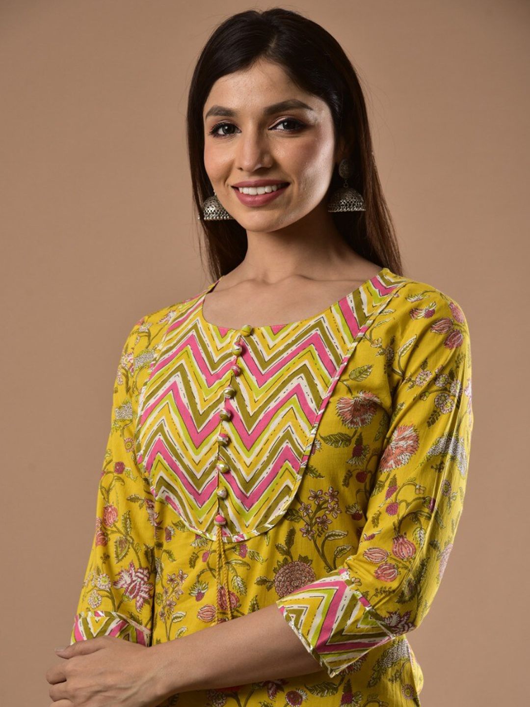 Swasti Women Yellow & Pink Floral Printed Straight Kurta - Distacart