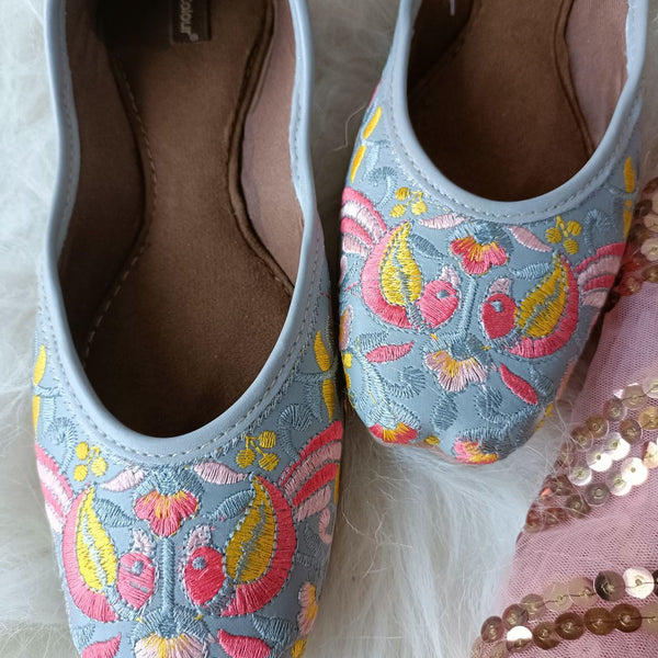 Desi Colour Women Indian Ethnic Footwear-Cushioned -Grey - Distacart