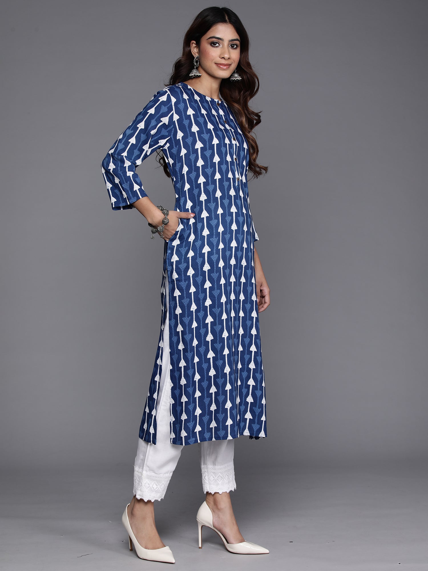 Indo Era Navy Blue Printed Straight Kurta - Distacart