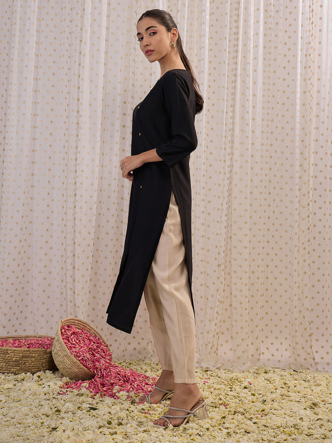 Indo Era Black Solid Straight Kurta - Distacart