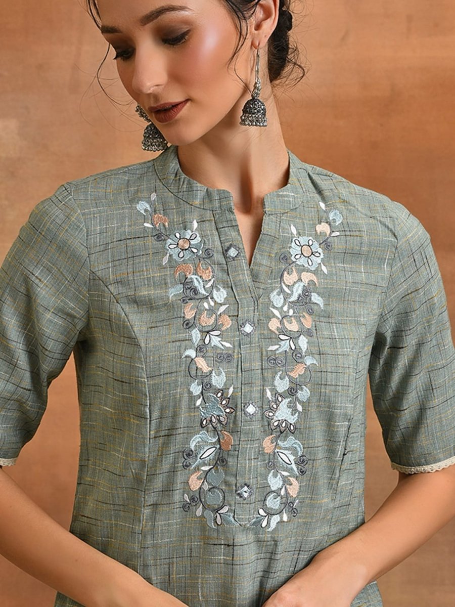 Aks Floral Embroidered Thread Work Cotton A-Line Kurta - Distacart