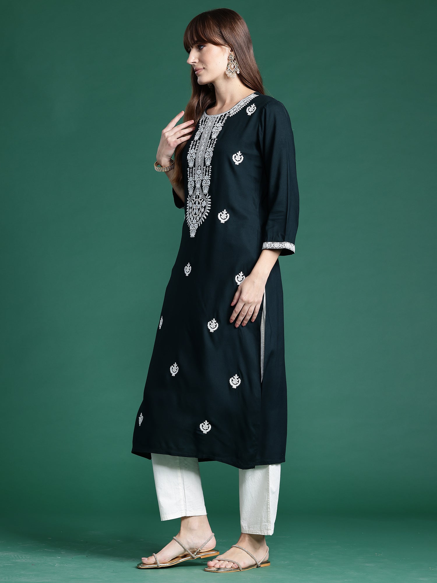 Indo Era Green Embroidered Straight Kurta - Distacart