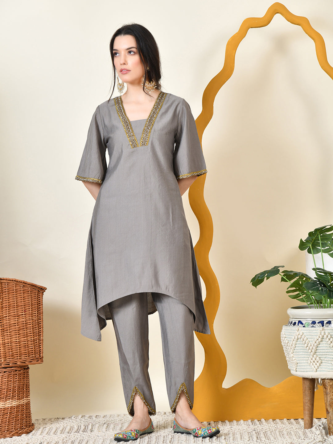 Myshka Women's Grey Solid V-Neck Bell Sleeves Kurta & Dhoti Pants - Distacart