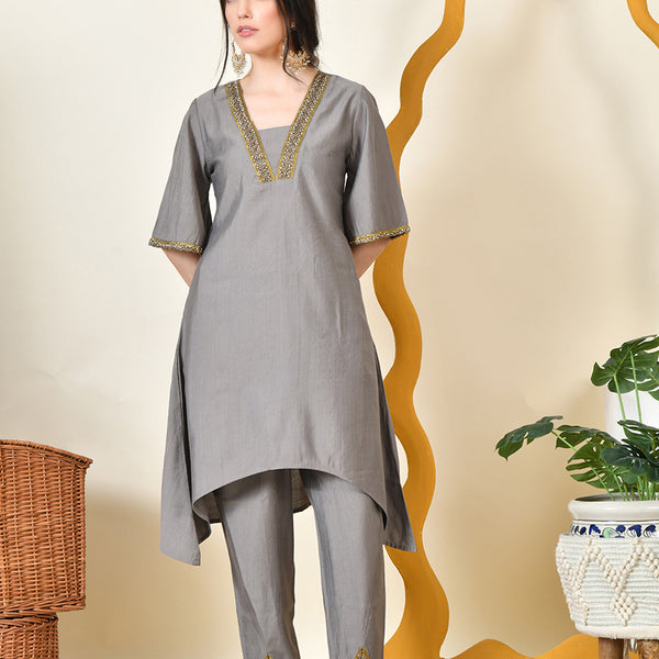 Myshka Women's Grey Solid V-Neck Bell Sleeves Kurta & Dhoti Pants - Distacart