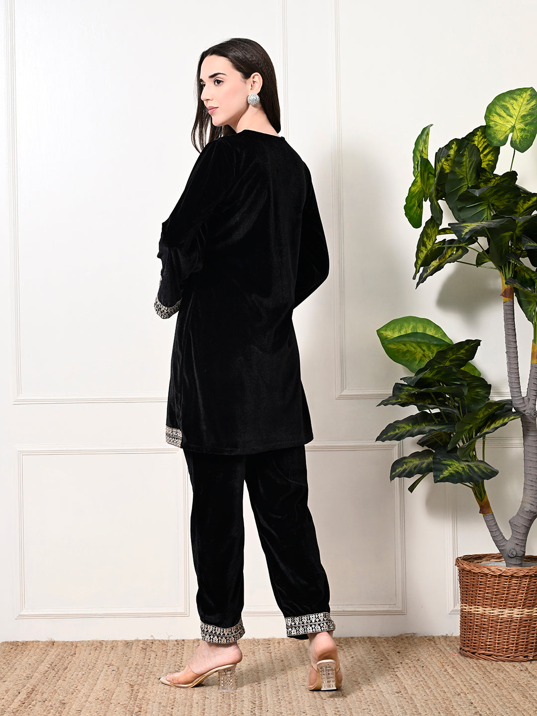 Myshka Women's Black Velvet Kurta Pant - Distacart