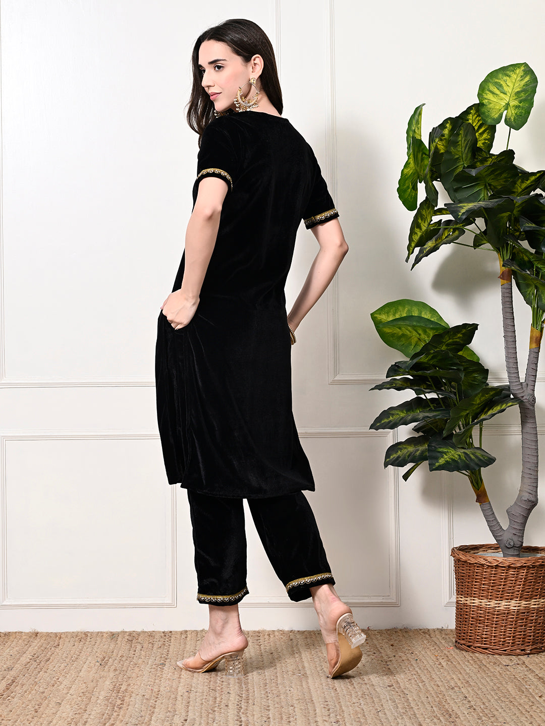 Myshka Women's Black Velvet Kurta Pant - Distacart