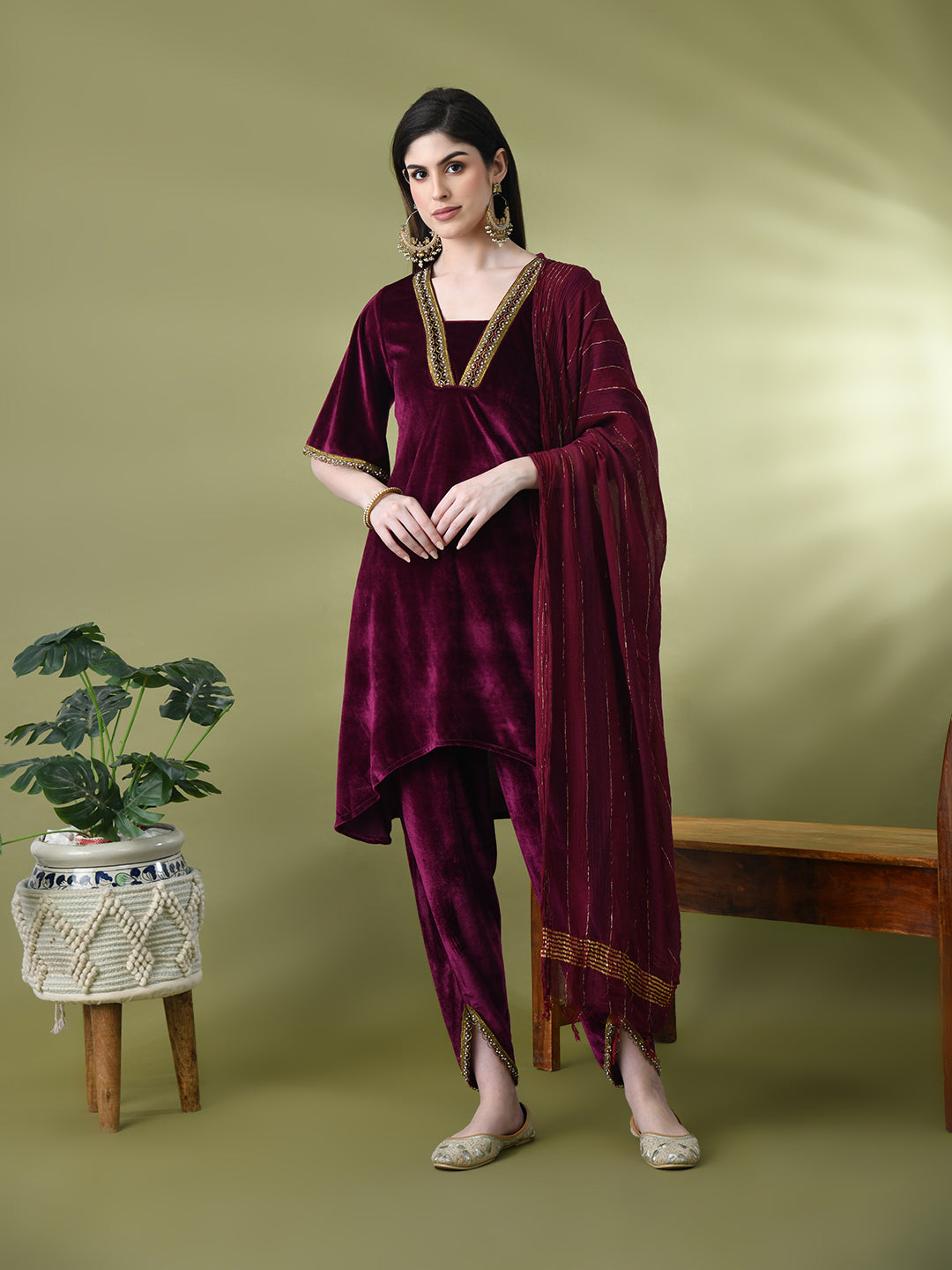 Myshka Women's Magenta Velvet Kurta Pant With Dupatta Set - Distacart