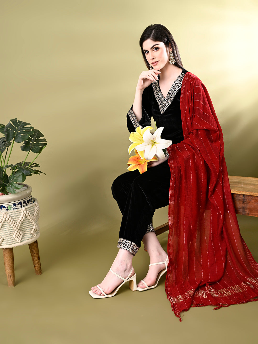 Myshka Women's Black Velvet Kurta Pant With Dupatta Set - Distacart