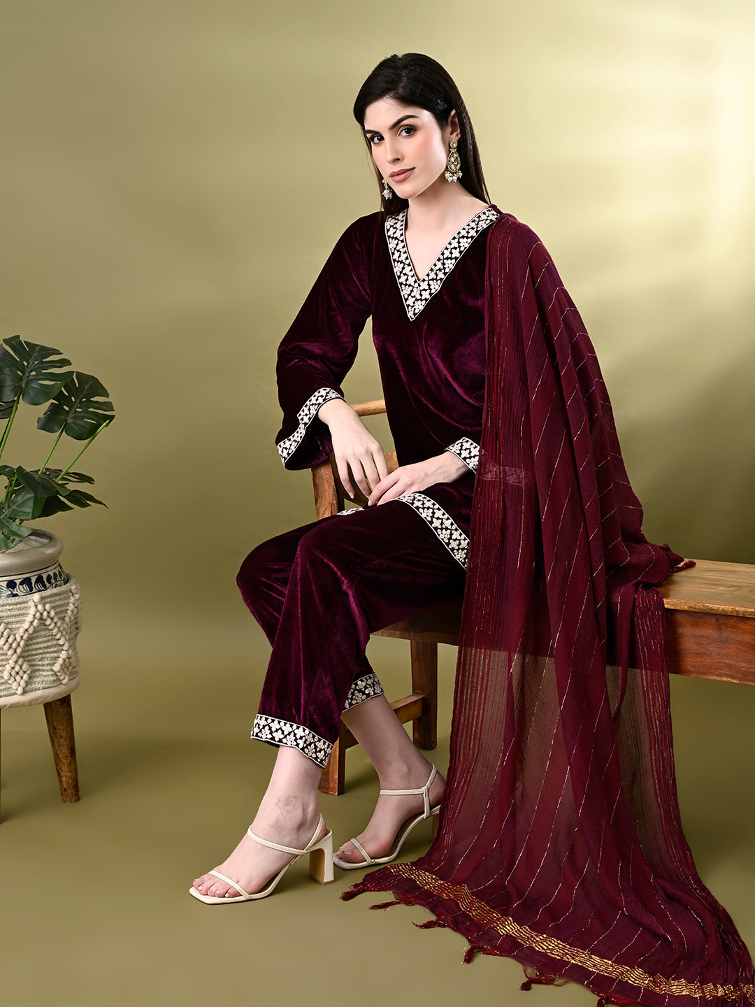 Myshka Women's Magenta Velvet Kurta Pant With Dupatta Set - Distacart