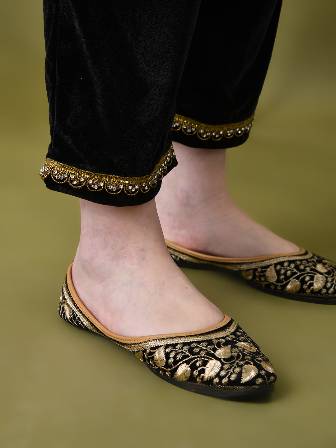 Myshka Women's Black Velvet Kurta Pant With Dupatta Set - Distacart