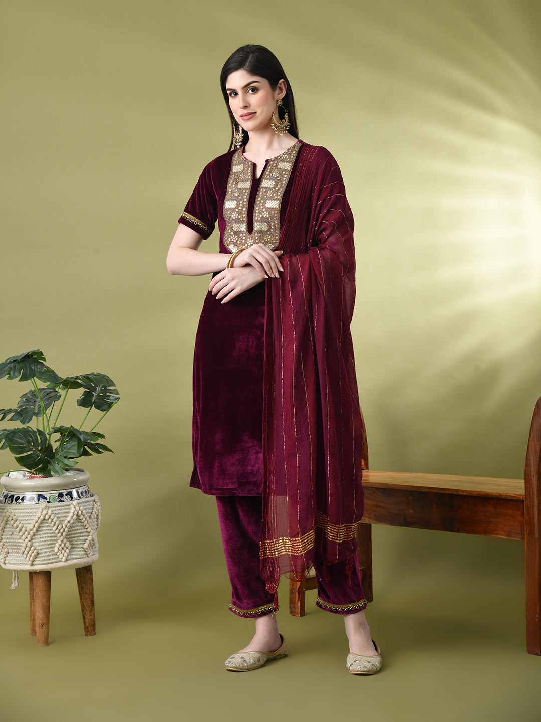 Myshka Women's Magenta Velvet Kurta Pant With Dupatta Set - Distacart