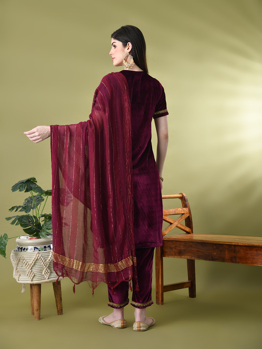 Myshka Women's Magenta Velvet Kurta Pant With Dupatta Set - Distacart