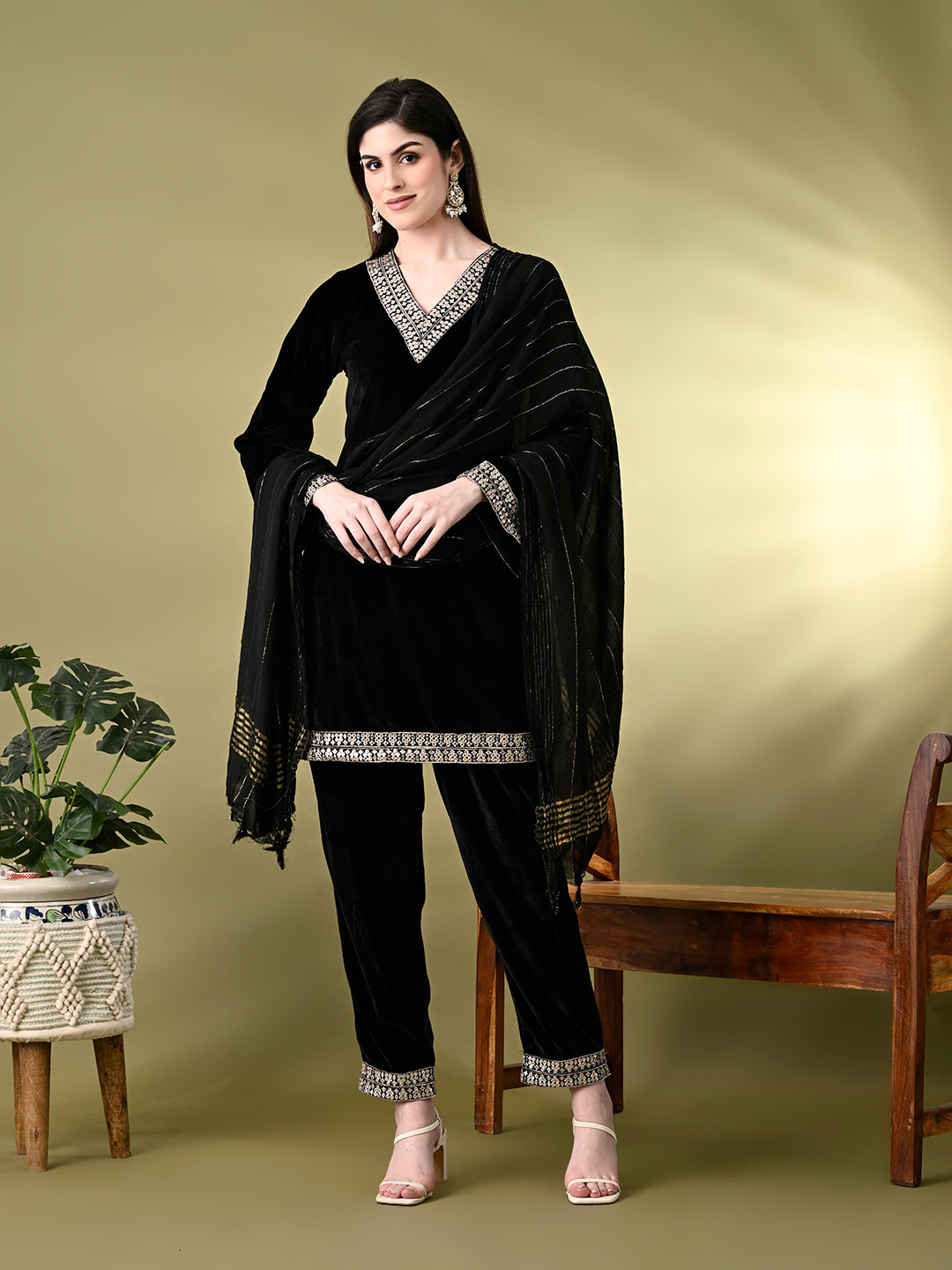 Myshka Women's Black Velvet Kurta Pant With Dupatta Set - Distacart