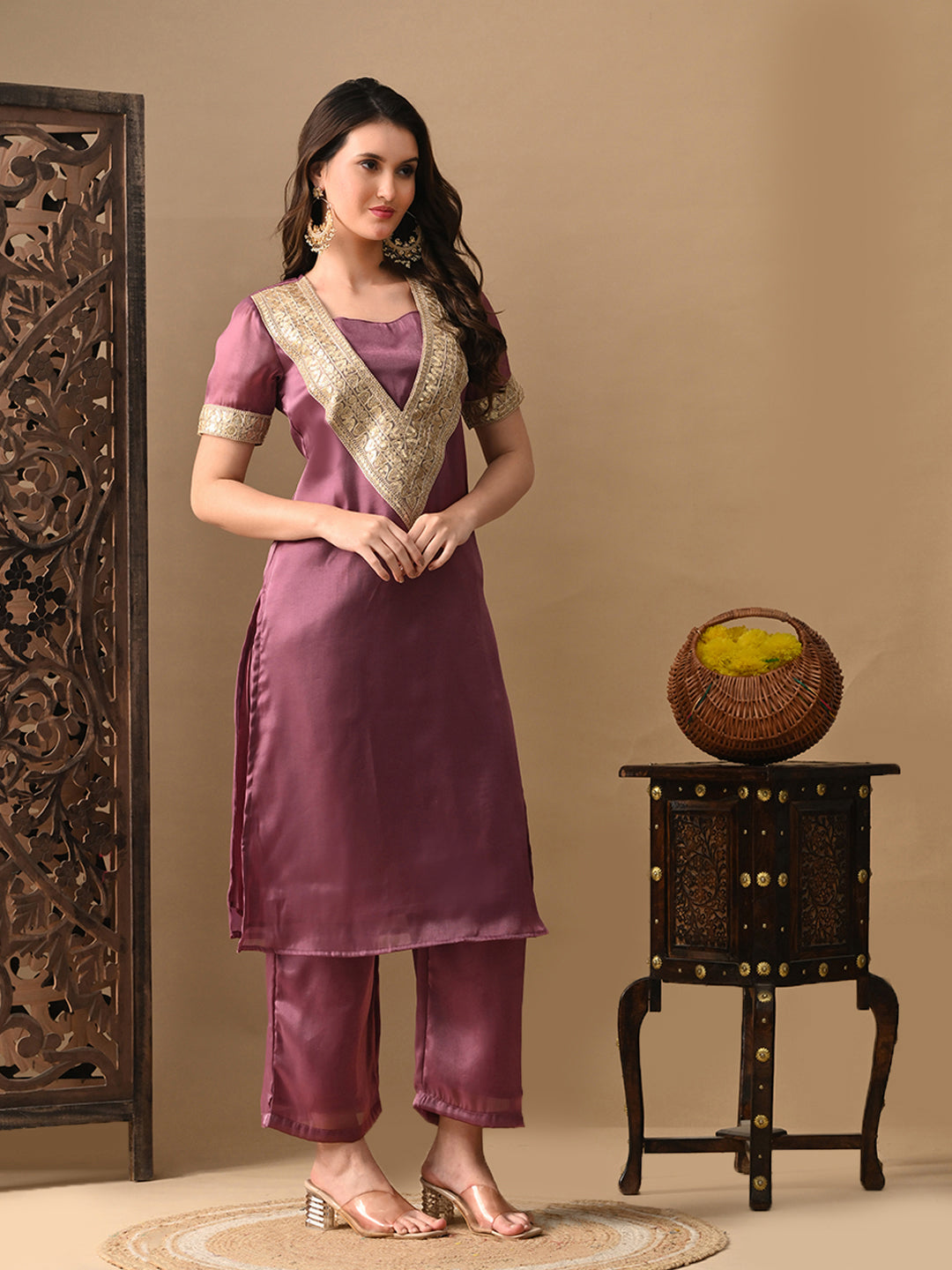 Myshka Mauve Silk Blend Straight Round Neck Short Sleeves Kurta Trousers With Dupatta