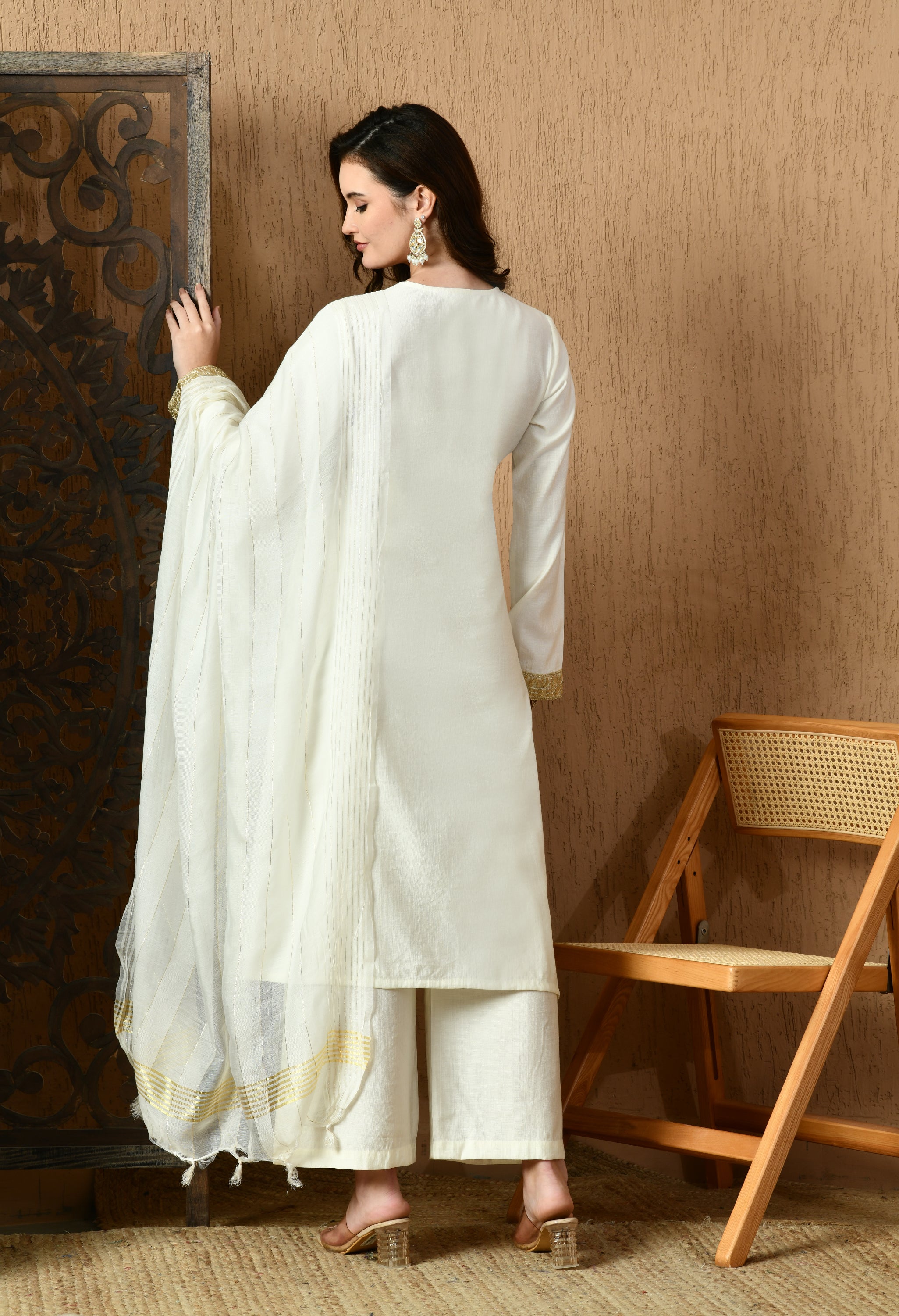 Myshka White Silk Blend Straight Round Neck Long Sleeves Kurta Trousers With Dupatta