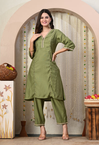 Myshka Green Silk Blend Straight Round Neck Three-Quarter Sleeves Kurta Trousers Set - Distacart