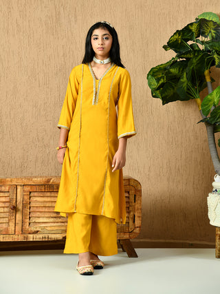 Myshka Kids Girls Calf length Embellished Kurta Set Mustard Color