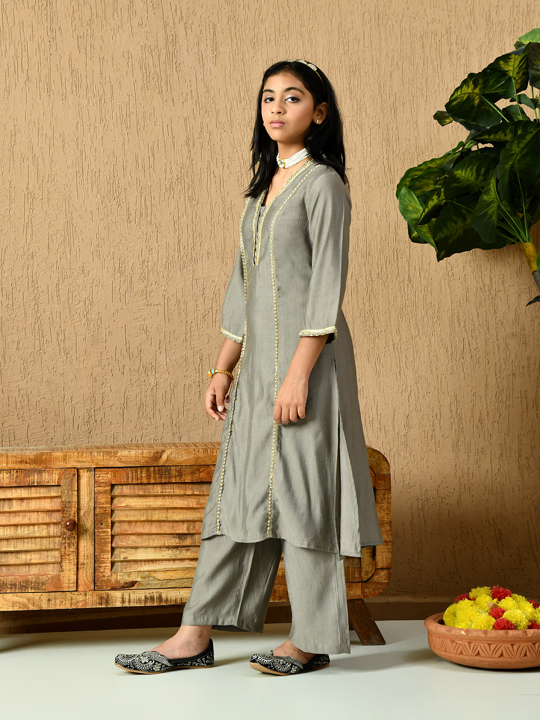 Myshka Kids Girls Calf length Embellished Kurta Set Grey Color