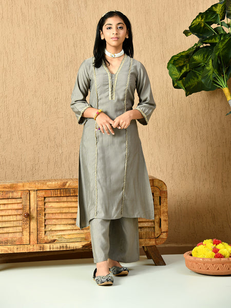 Myshka Kids Girls Calf length Embellished Kurta Set Grey Color