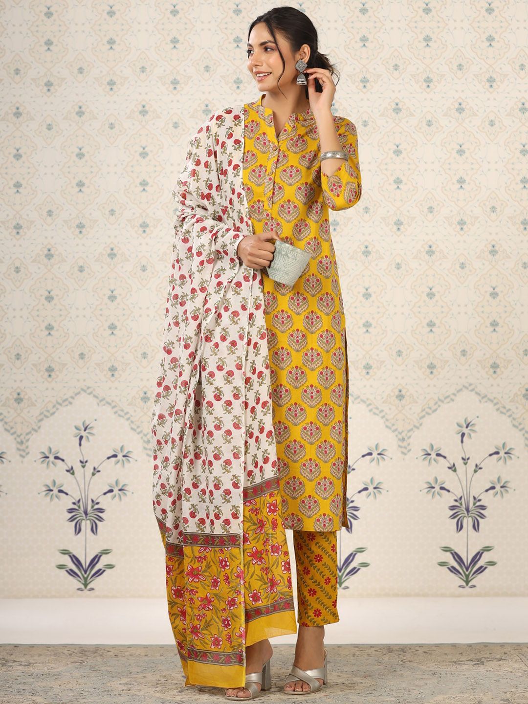Ode by House of Pataudi Mandarin Collar Floral Printed Regular Pure Cotton Kurta Set - Distacart