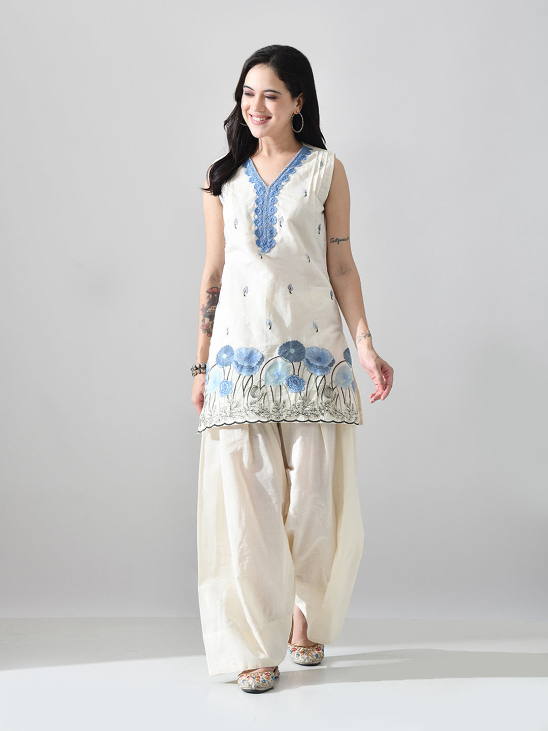 Myshka Women Off White Embroidered Short Kurta With Farsi Salwar