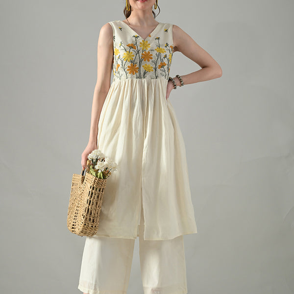 Myshka Women Off White Embroidered Long Kurta With Front Slit Trouser