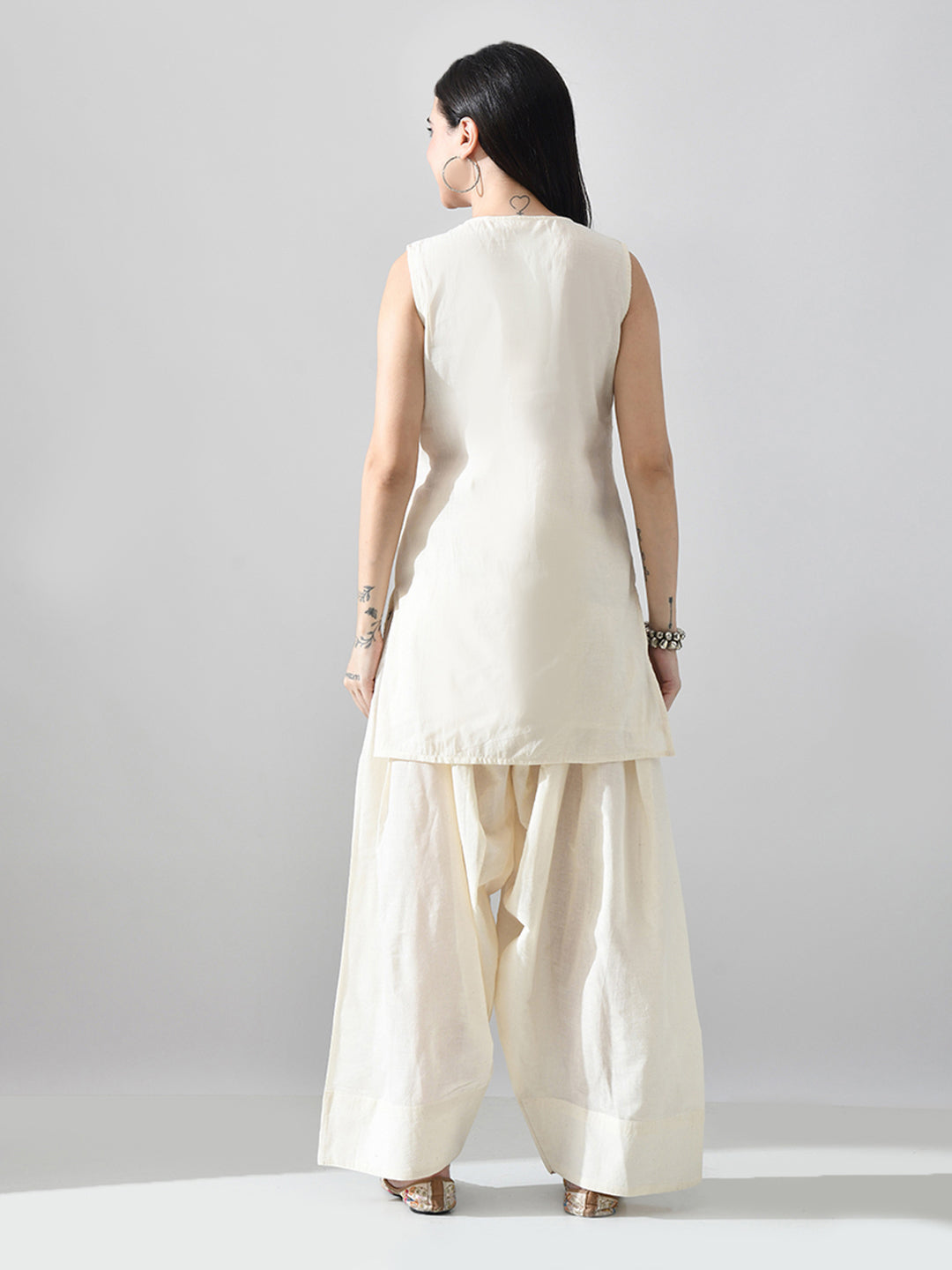Myshka Women Off White Embroidered Short Kurta With Farsi Salwar