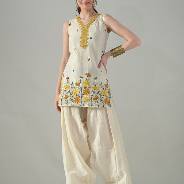 Myshka Women Off White Embroidered Short Kurta With Farsi Salwar