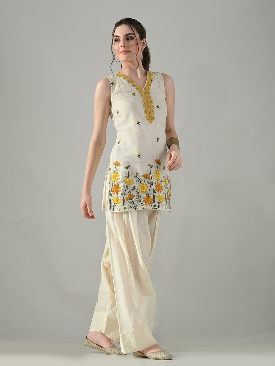 Myshka Women Off White Embroidered Short Kurta With Farsi Salwar