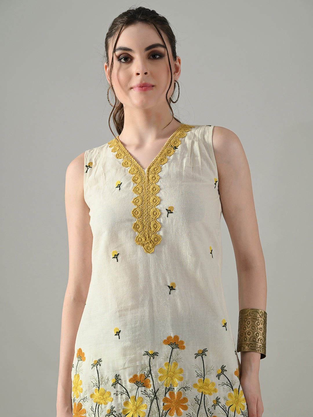 Myshka Women Off White Embroidered Short Kurta With Farsi Salwar