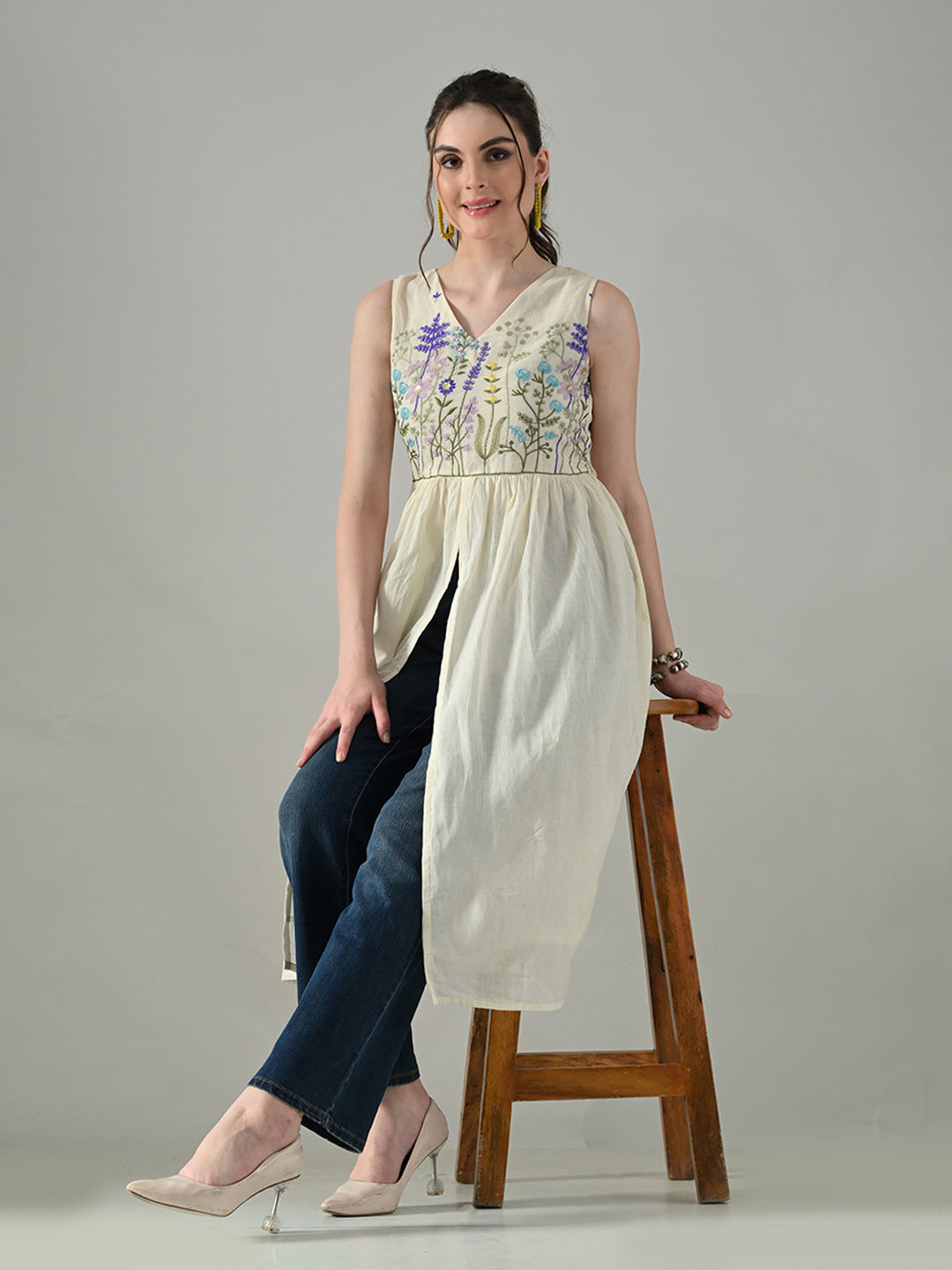 Myshka Women Off White Multicolor Thread Embroidered Sleeveless Long Kurta