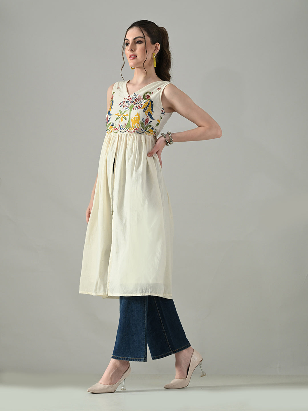 Myshka Women Off White Multicolor Thread Embroidered Sleeveless Long Kurta