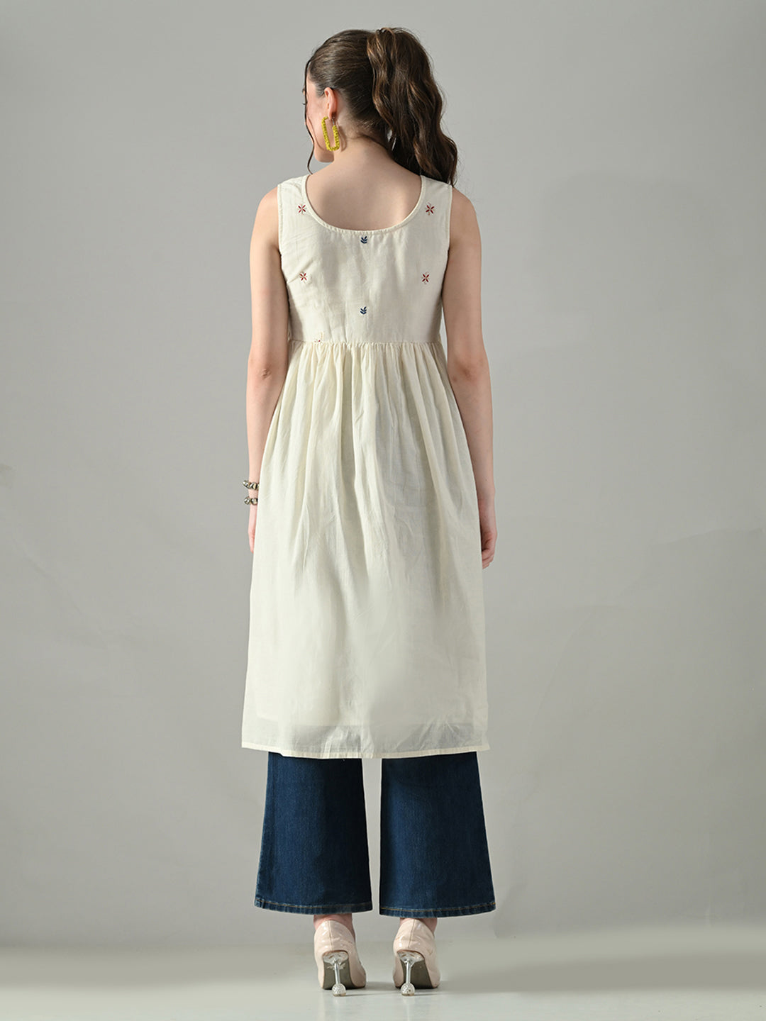 Myshka Women Off White Multicolor Thread Embroidered Sleeveless Long Kurta