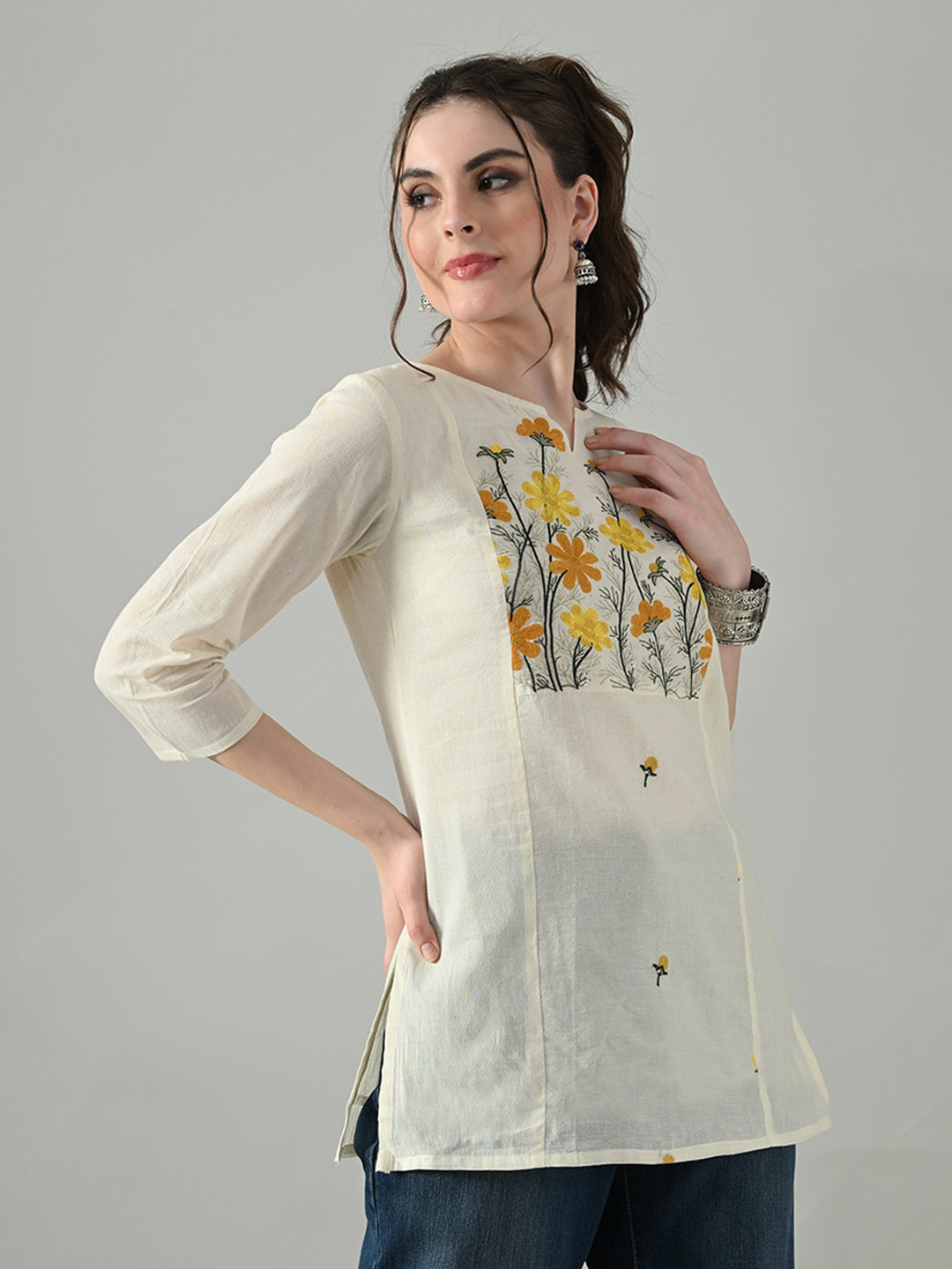 Myshka Women Off White Multicolor Thread Embroidered Tunic Three Quarter Sleeves Round Neck