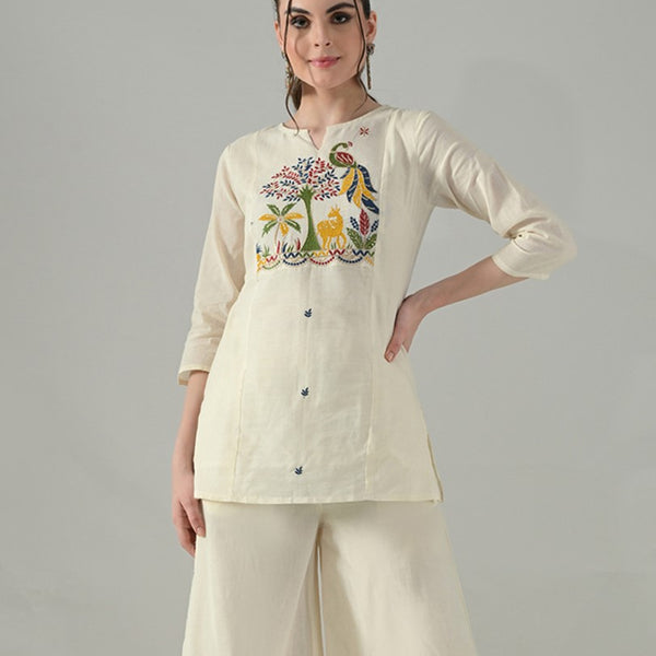 Myshka Women Off White Multicolor Thread Embroidered Tunic Three Quarter Sleeves Round Neck