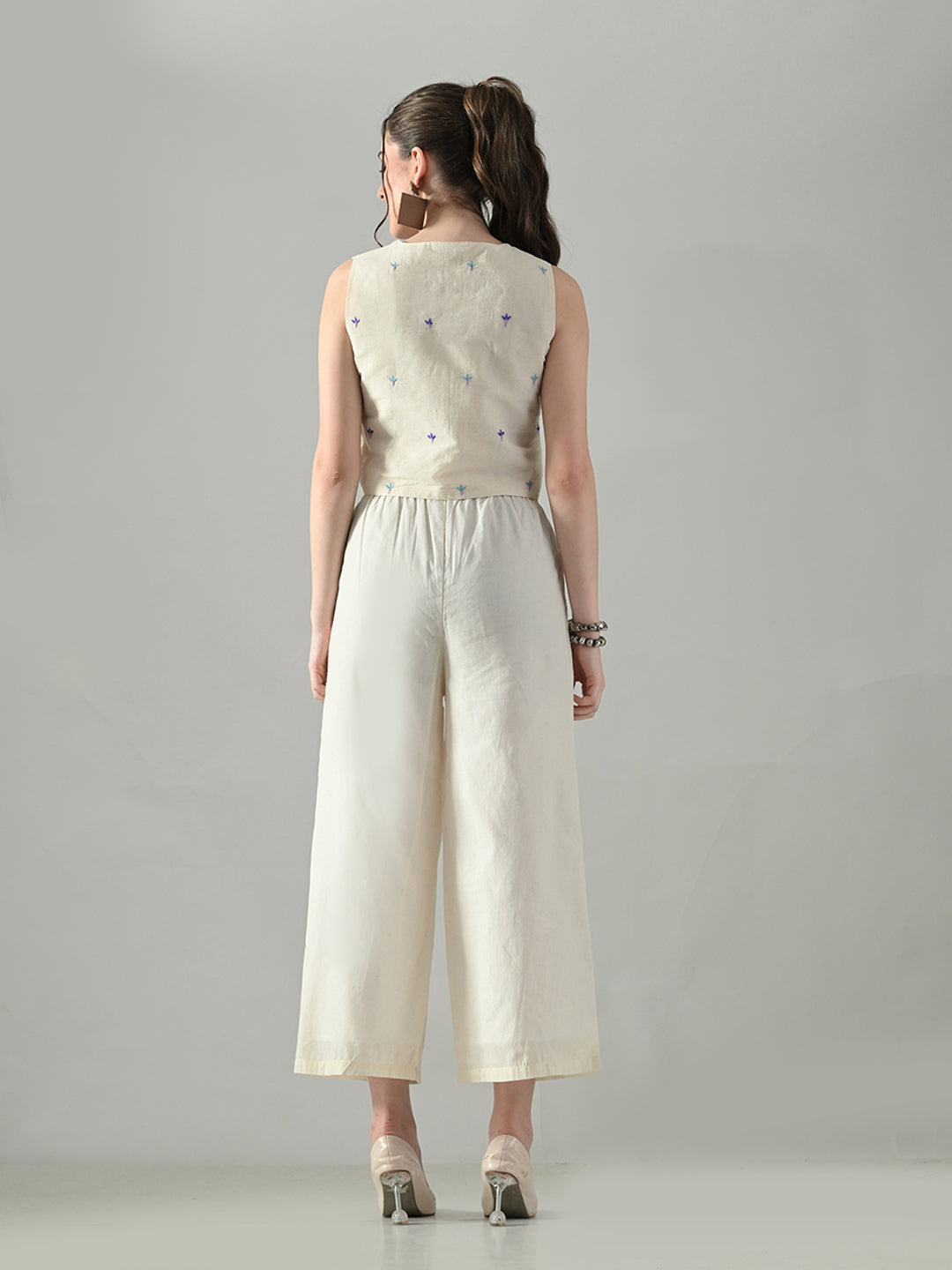 Myshka Women Off White Multicolor Thread Embroidered Co-Ord Set