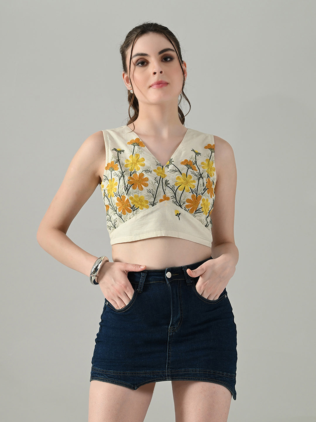 Myshka Women Off White Multicolor Thread Embroidered Saree Blouse