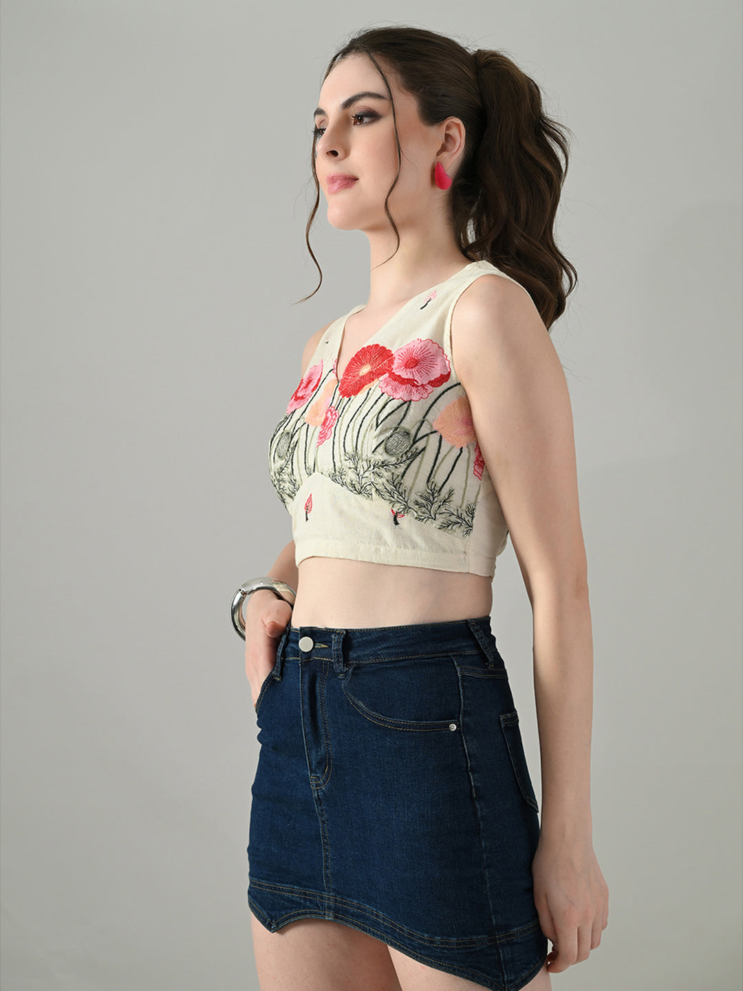 Myshka Women Off White Multicolor Thread Embroidered Saree Blouse