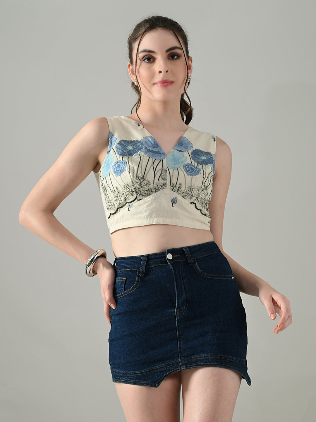 Myshka Women Off White Multicolor Thread Embroidered Saree Blouse