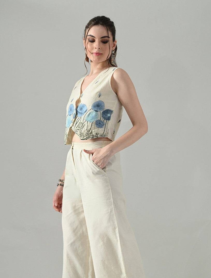 Myshka Women Off White Multicolor Thread Embroidered Waistcoat