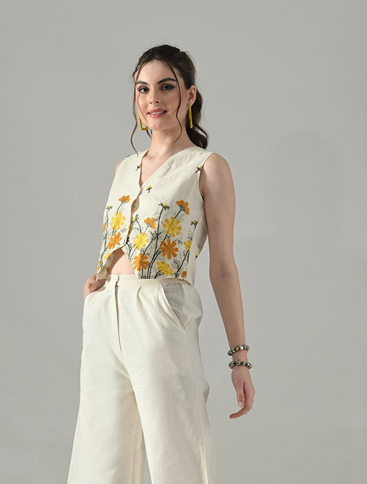 Myshka Women Off White Multicolor Thread Embroidered Waistcoat